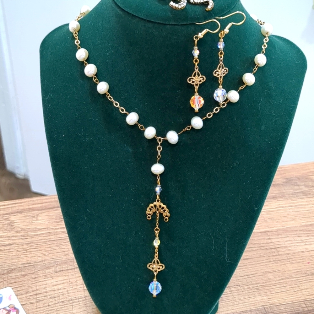 Vintage Artisan Genuine Pearls And Crystals Victorian Style Necklace & Earrings
